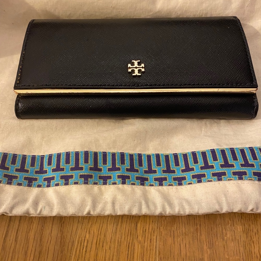Navy Tory Burch wallet